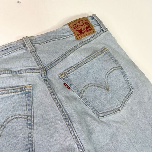 Levi's Ribcage Boot Cut Jeans Womens 18W Blue Cotton Blend Light Washed - Picture 8 of 9